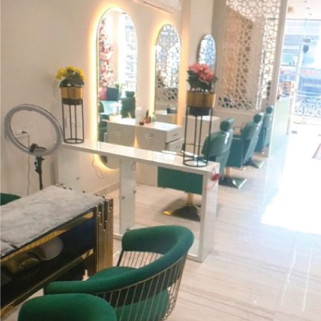 Zaira Studio Unisex Salon